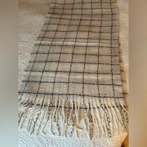 LOFT Cream and Gray Windowpane Loose Knit Scarf